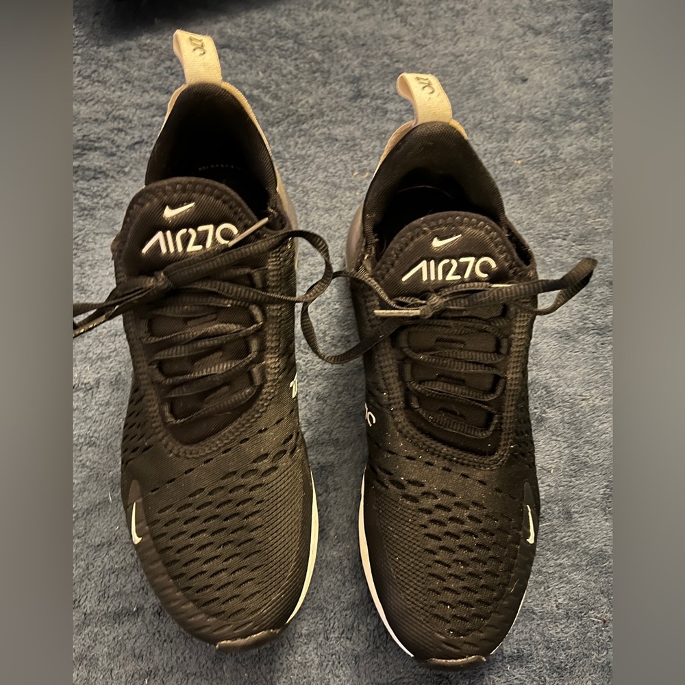 Nike Air Max 270 Shoes
Womens Size 8.5